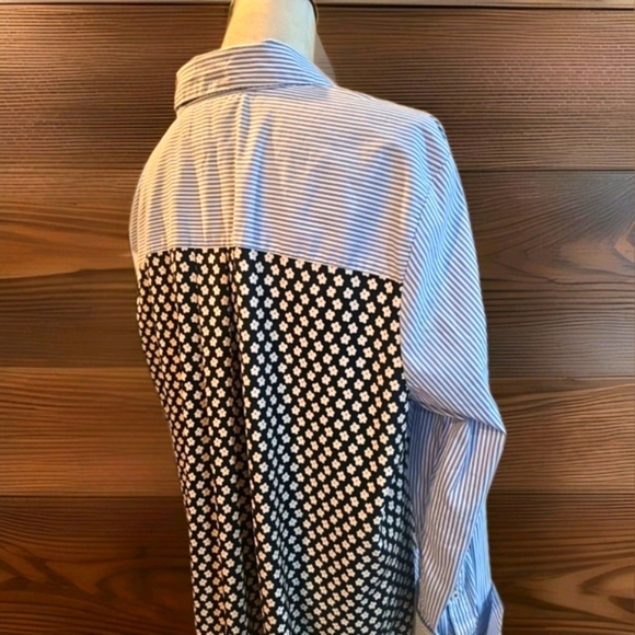 233 Tommy Hilfiger Blue and White Striped Shirt - Picture 4 of 9